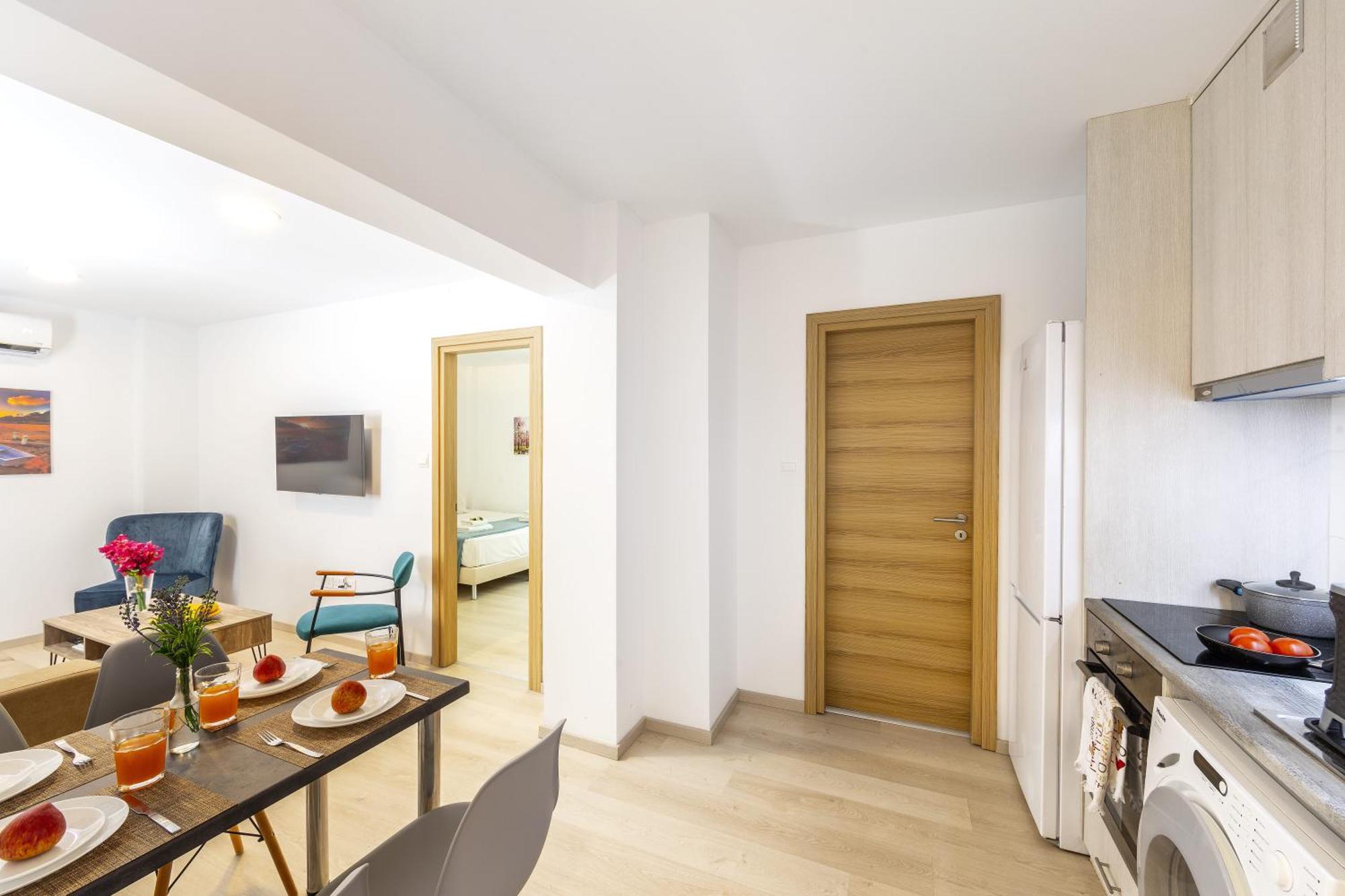C-Premium Apts 100M From Beach And City Centre Ларнака Экстерьер фото