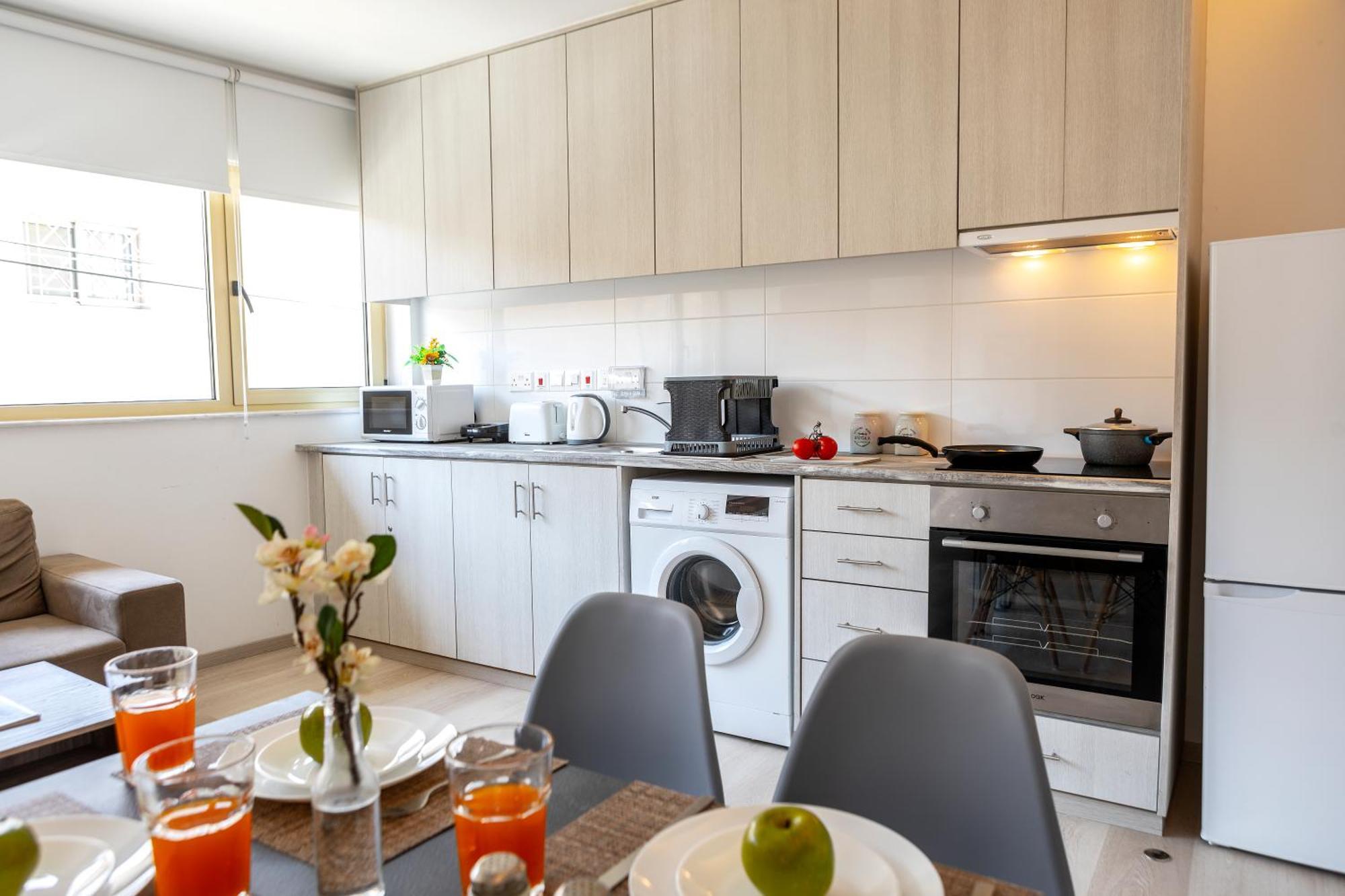 C-Premium Apts 100M From Beach And City Centre Ларнака Экстерьер фото
