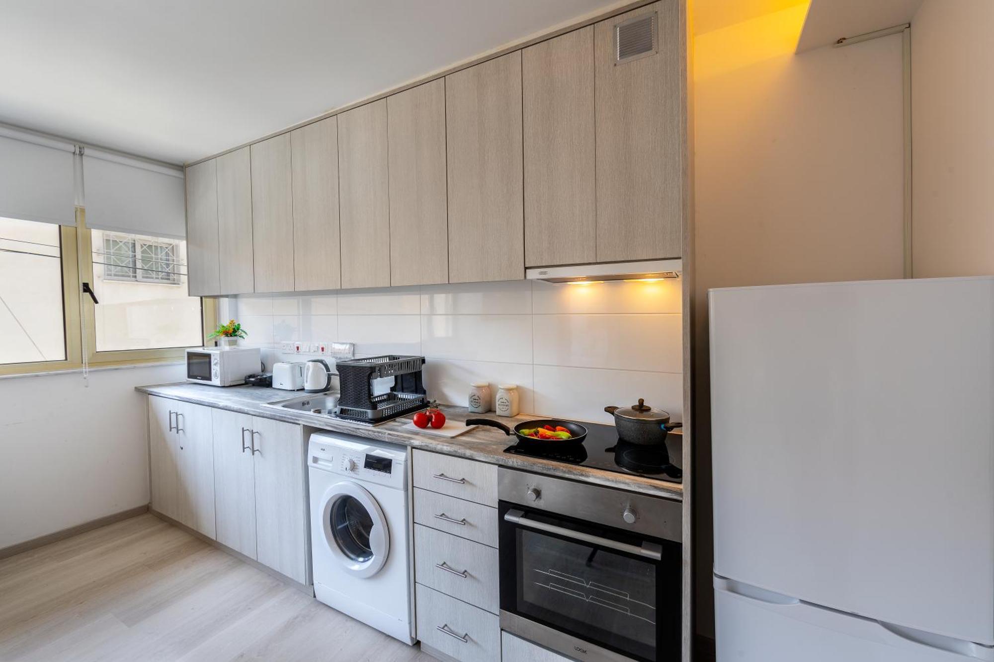 C-Premium Apts 100M From Beach And City Centre Ларнака Экстерьер фото