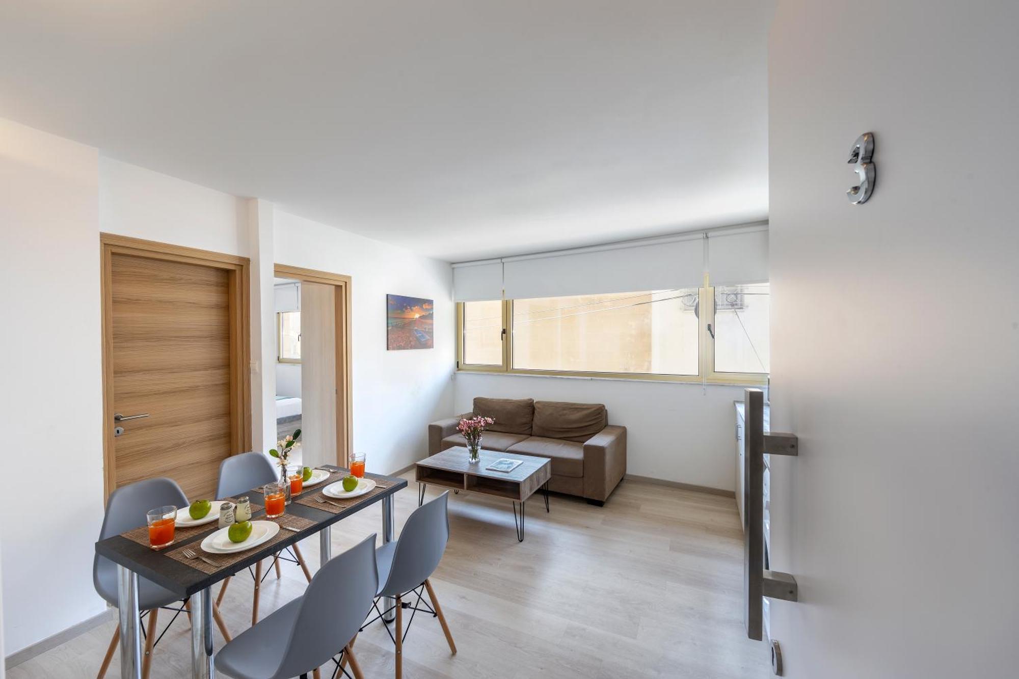 C-Premium Apts 100M From Beach And City Centre Ларнака Экстерьер фото