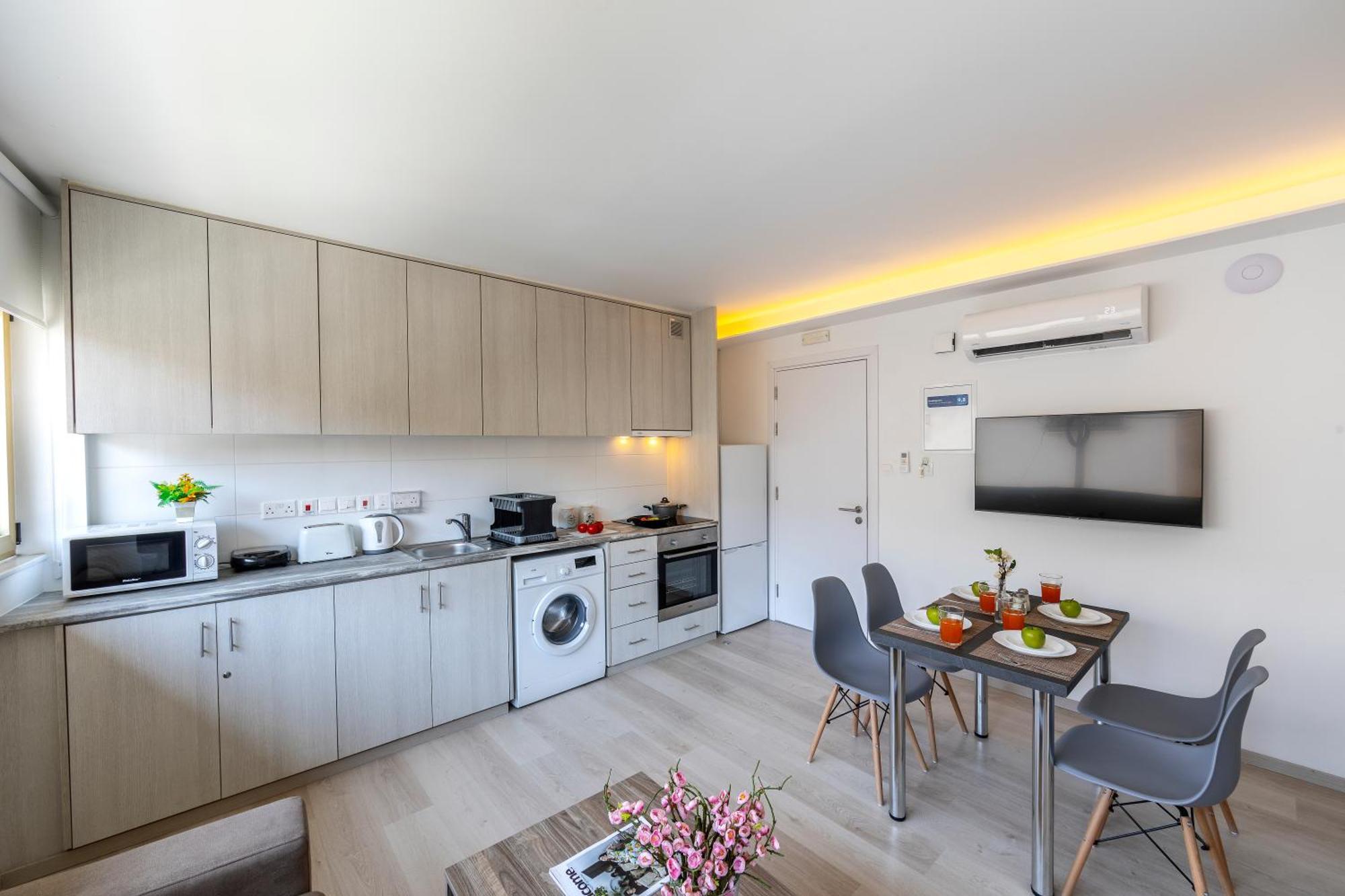 C-Premium Apts 100M From Beach And City Centre Ларнака Экстерьер фото